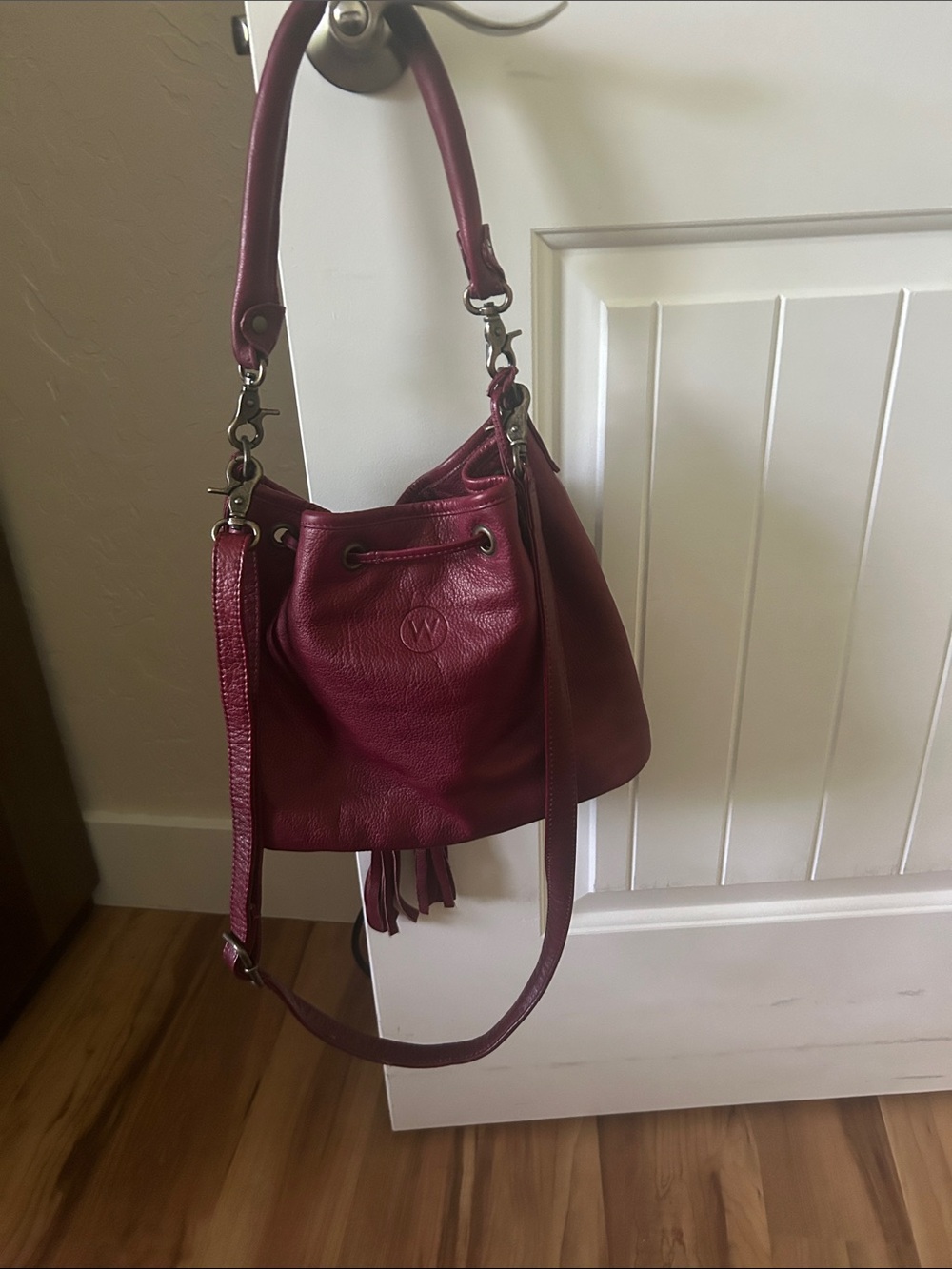 Wanders Travel co. - Women’s Burgundy Leather Bucket Bag